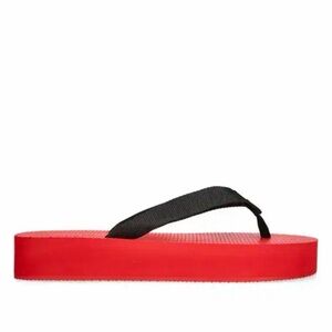 The row dune flip flops